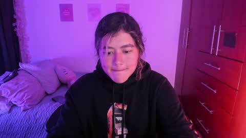 Stephanie  online show from 10-12-25, 01:48