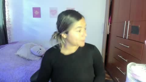 Stephanie  online show from 10-24-25, 09:55