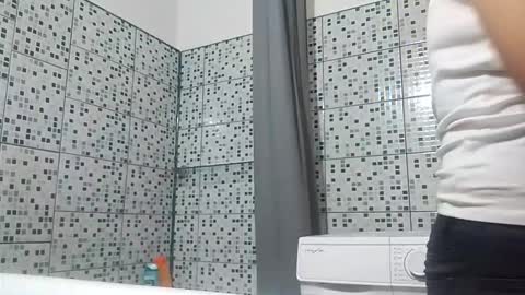 Stephany online show from 11-14-25, 06:17