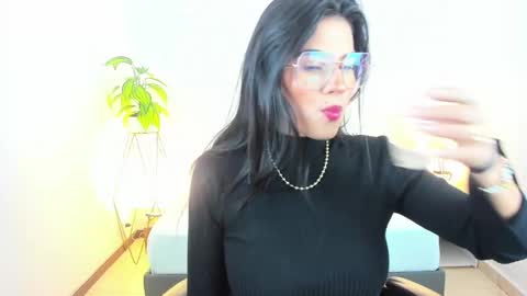 Snapshot of stephanya_ chatting on 01-28-25, 02:43 S T E P H A N Y A online show from 01-28-25, 02:43