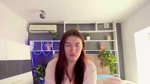 Snapshot of stephierousee chatting on 02-27-26, 07:41 Stephie online show from 02-27-26, 07:41