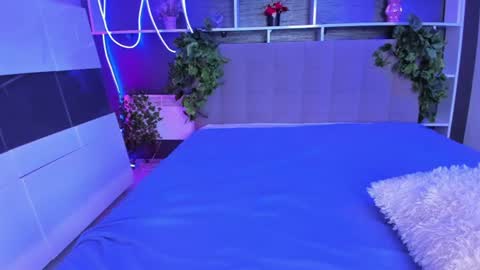 Snapshot of stephierousee chatting on 07-20-26, 10:39 Stephie online show from 07-20-26, 10:39