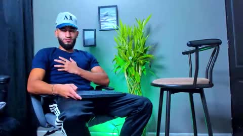 Snapshot of stev_velez chatting on 10-27-25, 12:09 Steve online show from 10-27-25, 12:09