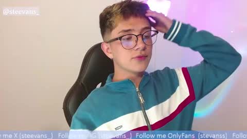 Snapshot of stevans_ chatting on 10-26-25, 04:07 Stevan online show from 10-26-25, 04:07