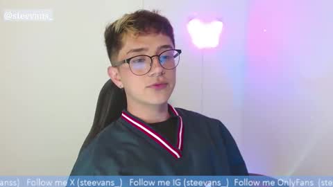 Snapshot of stevans_ chatting on 10-28-25, 06:39 Stevan online show from 10-28-25, 06:39