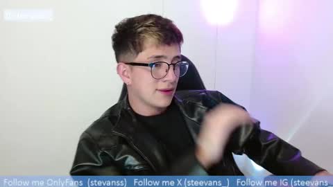 Snapshot of stevans_ chatting on 10-30-25, 02:13 Stevan online show from 10-30-25, 02:13