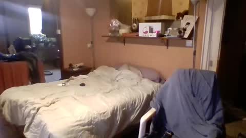 Snapshot of stevefromfrance chatting on 12-17-24, 01:38 stevefromfrance online show from 12-17-24, 01:38