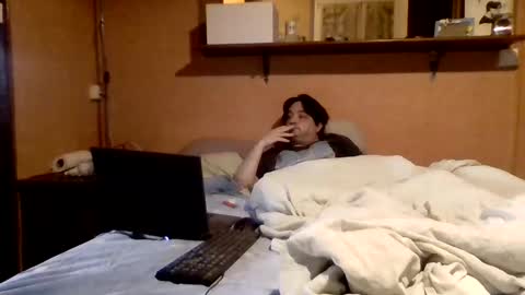 Snapshot of stevefromfrance chatting on 02-12-25, 11:18 stevefromfrance online show from 02-12-25, 11:18