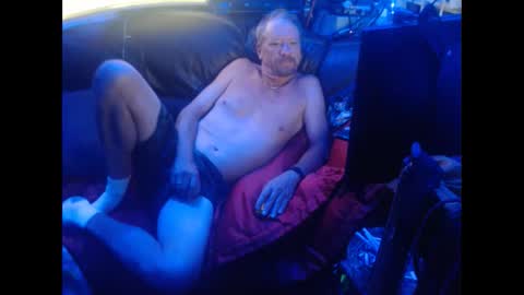 Snapshot of stevemiller0973 chatting on 05-17-26, 09:49 TheCapt. online show from 05-17-26, 09:49