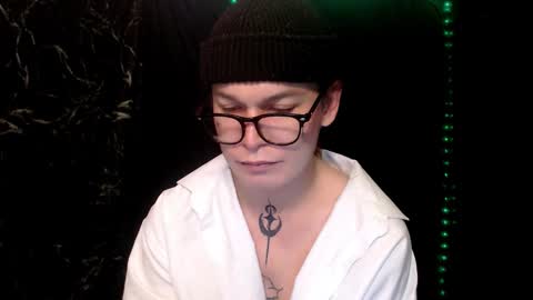 Snapshot of stevenspirs chatting on 11-18-25, 09:41 Steve online show from 11-18-25, 09:41