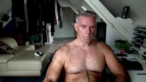 Snapshot of stevetwo chatting on 01-09-26, 02:31 stevetwo online show from 01-09-26, 02:31