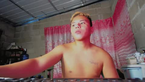 Snapshot of stfxrenz chatting on 07-22-26, 12:30 Renz online show from 07-22-26, 12:30