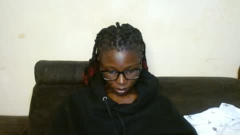 Snapshot of sticklavah chatting on 12-19-25, 04:47 sticklavah online show from 12-19-25, 04:47