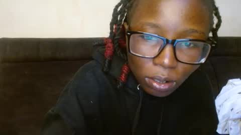 Snapshot of sticklavah chatting on 12-20-25, 04:52 sticklavah online show from 12-20-25, 04:52