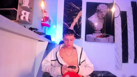 Snapshot of stiiveen_24cm chatting on 12-16-24, 01:10 Stiven brendan online show from 12-16-24, 01:10