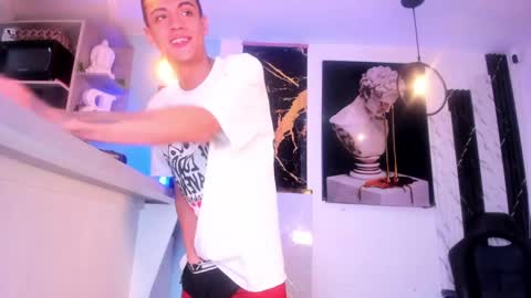 Snapshot of stiiveen_24cm chatting on 12-18-24, 05:37 Stiven brendan online show from 12-18-24, 05:37