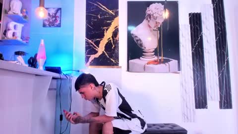 Snapshot of stiiveen_24cm chatting on 02-20-25, 08:50 Stiven brendan online show from 02-20-25, 08:50