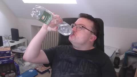 Oliver online show from 04-08-26, 12:49