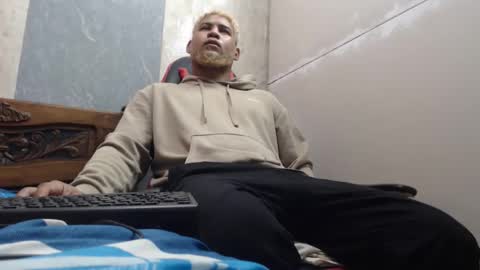 stitch love233 online show from 01-13-26, 06:51