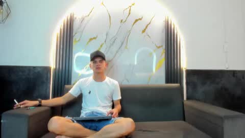 friends online show from 02-08-26, 05:00