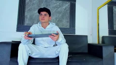 friends online show from 02-19-26, 04:52