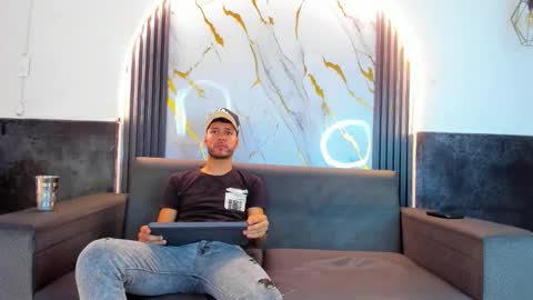 friends online show from 02-20-26, 06:19