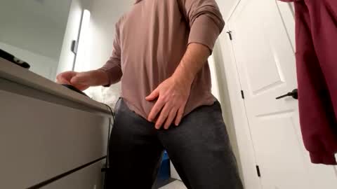 stlhotwifeguy online show from 12-21-25, 08:05