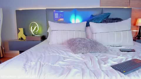 Snapshot of stone_lee_ chatting on 12-30-24, 04:31 Stone Lee online show from 12-30-24, 04:31