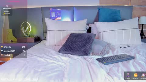 Snapshot of stone_lee_ chatting on 01-08-25, 07:13 Stone Lee online show from 01-08-25, 07:13