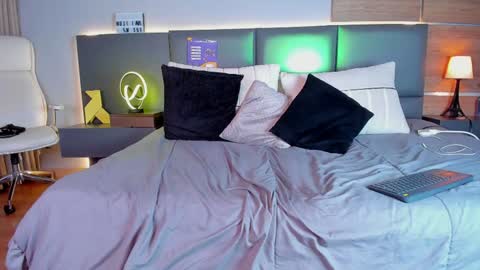 Snapshot of stone_lee_ chatting on 02-02-25, 06:37 Stone Lee online show from 02-02-25, 06:37