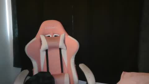 Snapshot of stoned2dabones666 chatting on 02-16-25, 11:59 Haily online show from 02-16-25, 11:59