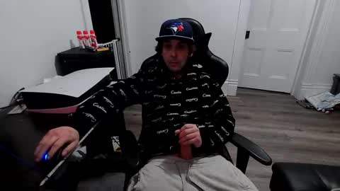 stonedpanda77 online show from 04-30-26, 01:01