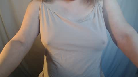 Snapshot of stonenipple chatting on 04-25-26, 07:33 stonenipple online show from 04-25-26, 07:33
