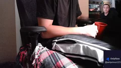 Snapshot of stoner394 chatting on 04-14-26, 11:55 stoner394 online show from 04-14-26, 11:55