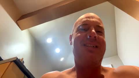 Stoodley22 online show from 11-26-25, 05:41