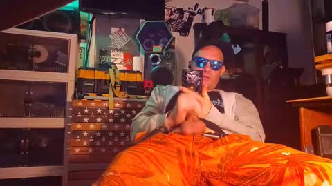 Snapshot of str8foryouguy chatting on 10-31-25, 03:02 Str8 online show from 10-31-25, 03:02