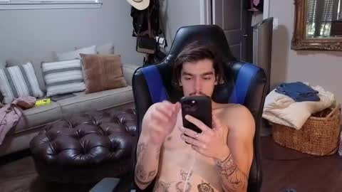 Snapshot of str8whiteboy21 chatting on 09-19-25, 01:34 str8whiteboy21 online show from 09-19-25, 01:34