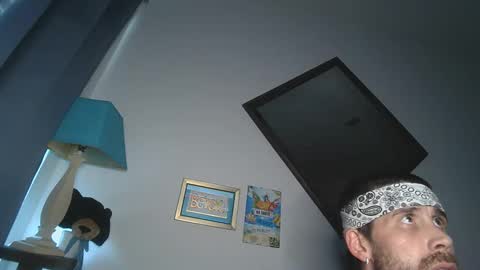 straitpipermann22 online show from 10-04-25, 06:17