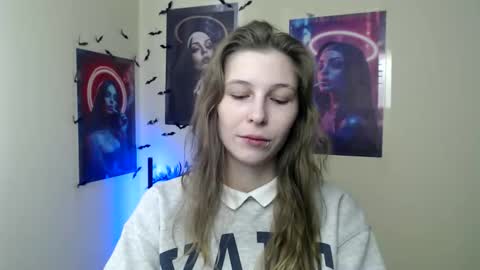 Snapshot of stranger_giirl chatting on 02-11-26, 01:05 Amalia online show from 02-11-26, 01:05