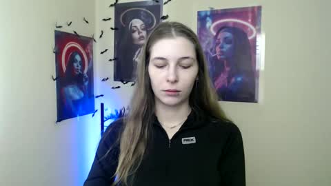 Snapshot of stranger_giirl chatting on 02-25-26, 07:18 Amalia online show from 02-25-26, 07:18