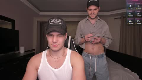 Snapshot of stranggee chatting on 12-23-24, 07:20 Artem online show from 12-23-24, 07:20