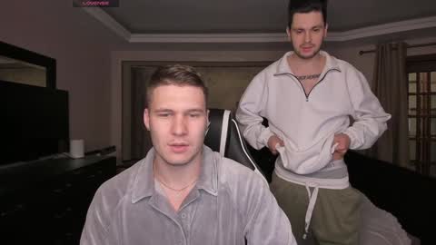 Snapshot of stranggee chatting on 12-30-24, 05:23 Artem online show from 12-30-24, 05:23