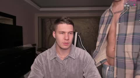 Snapshot of stranggee chatting on 01-07-25, 07:06 Artem online show from 01-07-25, 07:06