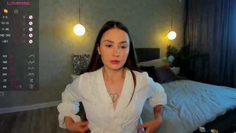 Laura online show from 05-23-26, 03:56