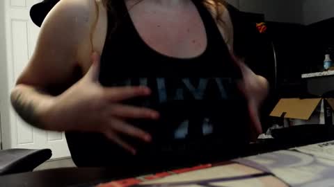 strawbabi online show from 10-26-25, 03:34