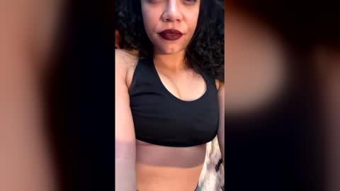 Snapshot of strawberriesxstraps chatting on 12-17-25, 02:56 Strawberries X Straps online show from 12-17-25, 02:56