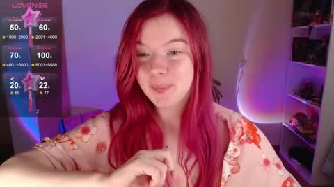 Snapshot of strawberry_juli chatting on 10-17-25, 08:39 Juli online show from 10-17-25, 08:39