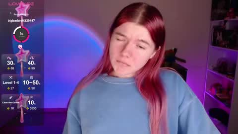 Snapshot of strawberry_juli chatting on 11-10-25, 04:11 Juli online show from 11-10-25, 04:11