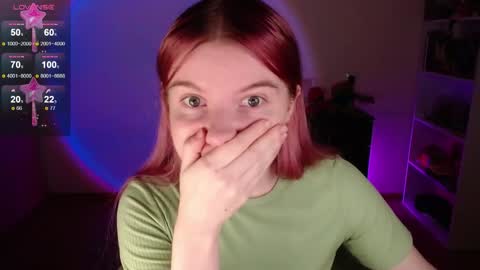 Snapshot of strawberry_juli chatting on 11-22-25, 09:30 Juli online show from 11-22-25, 09:30