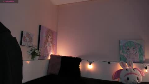 strawberry_kitty_ online show from 02-27-26, 04:45